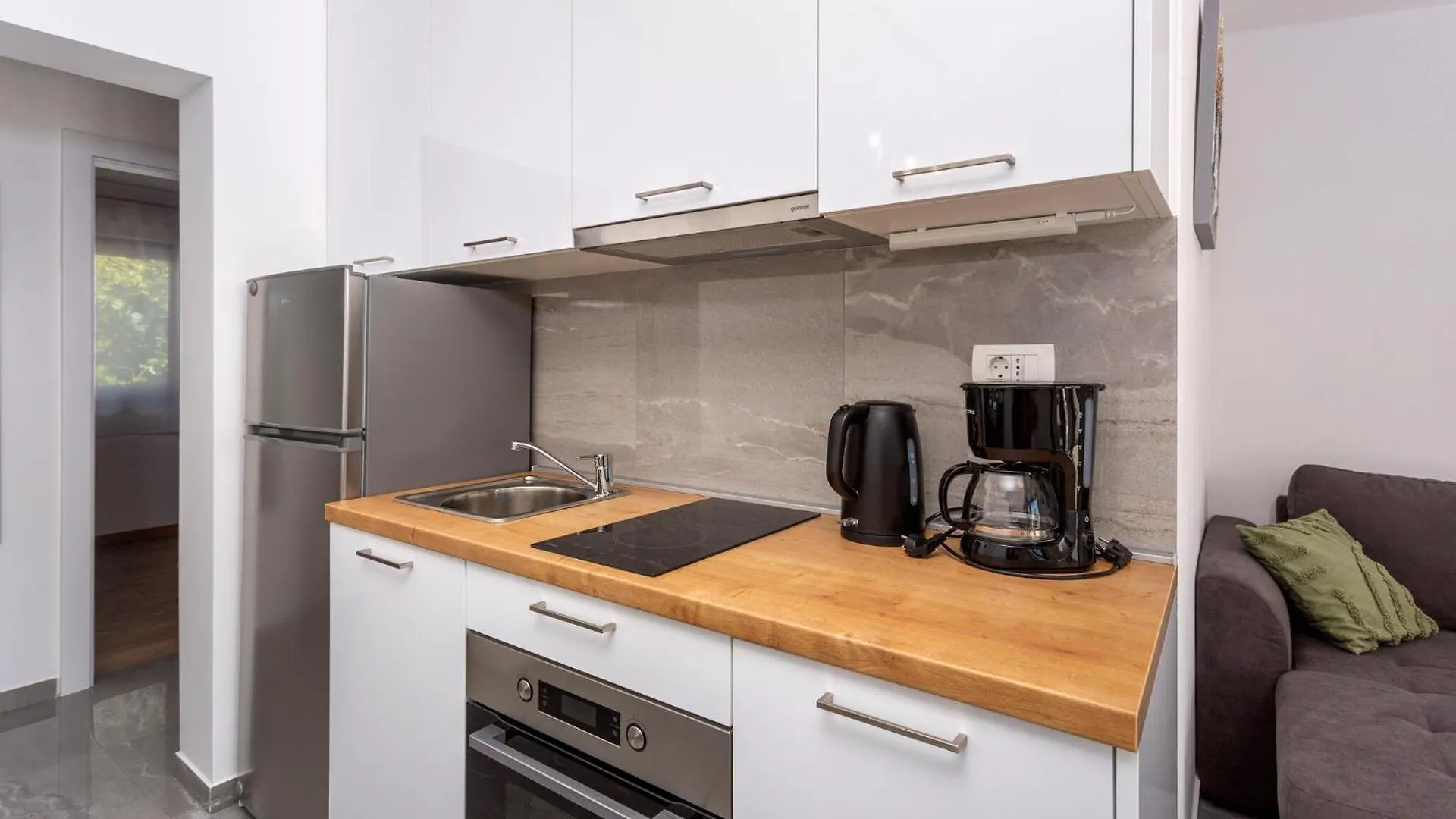 Nice Apartment In Pinezici With Kitchen