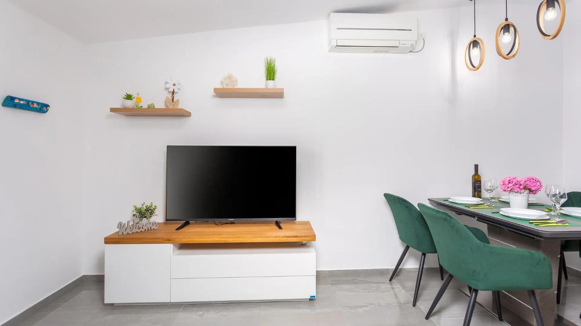 Nice Apartment In Pinezici With Kitchen