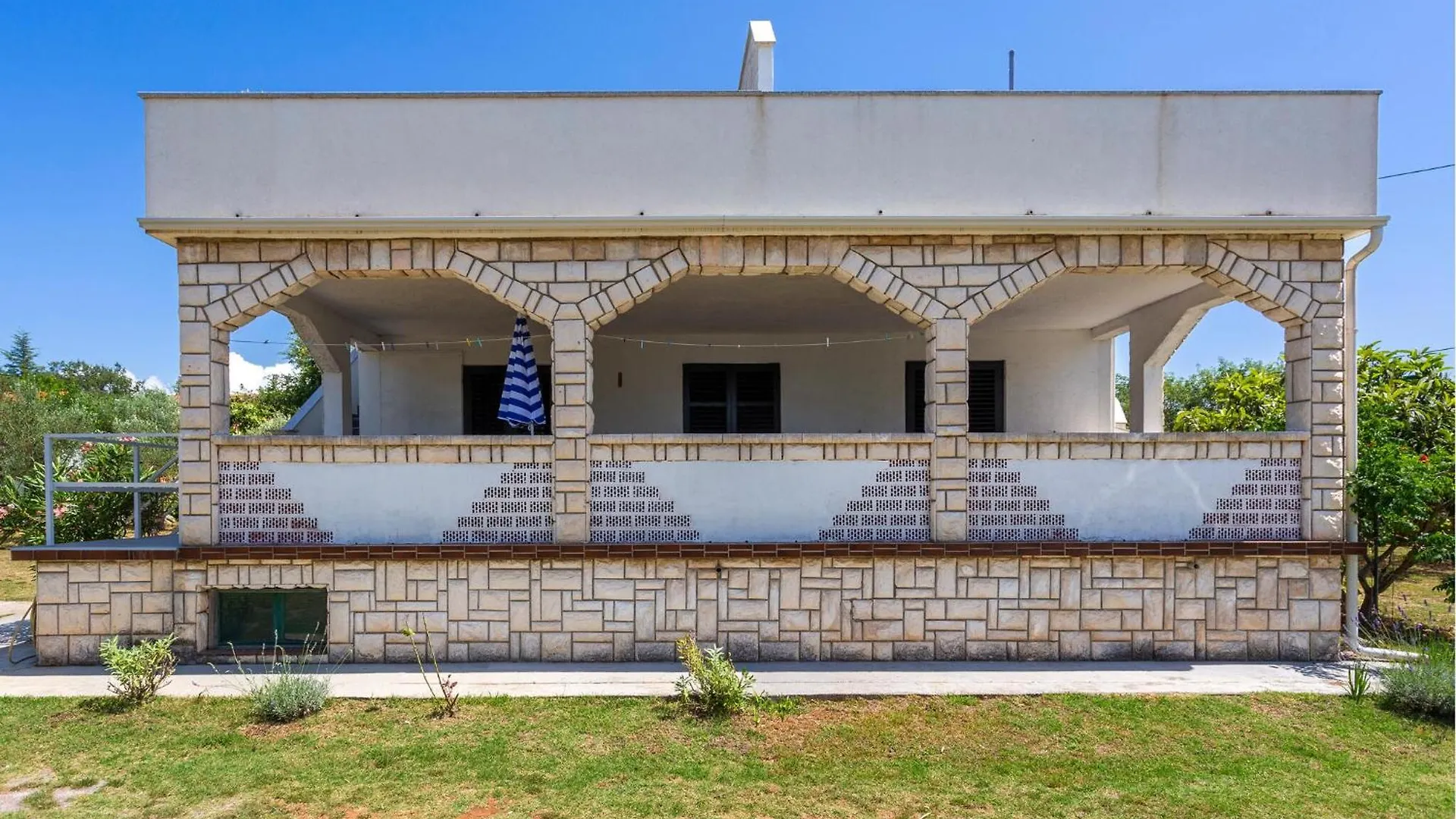 Nice Apartment In Pinezici With Kitchen