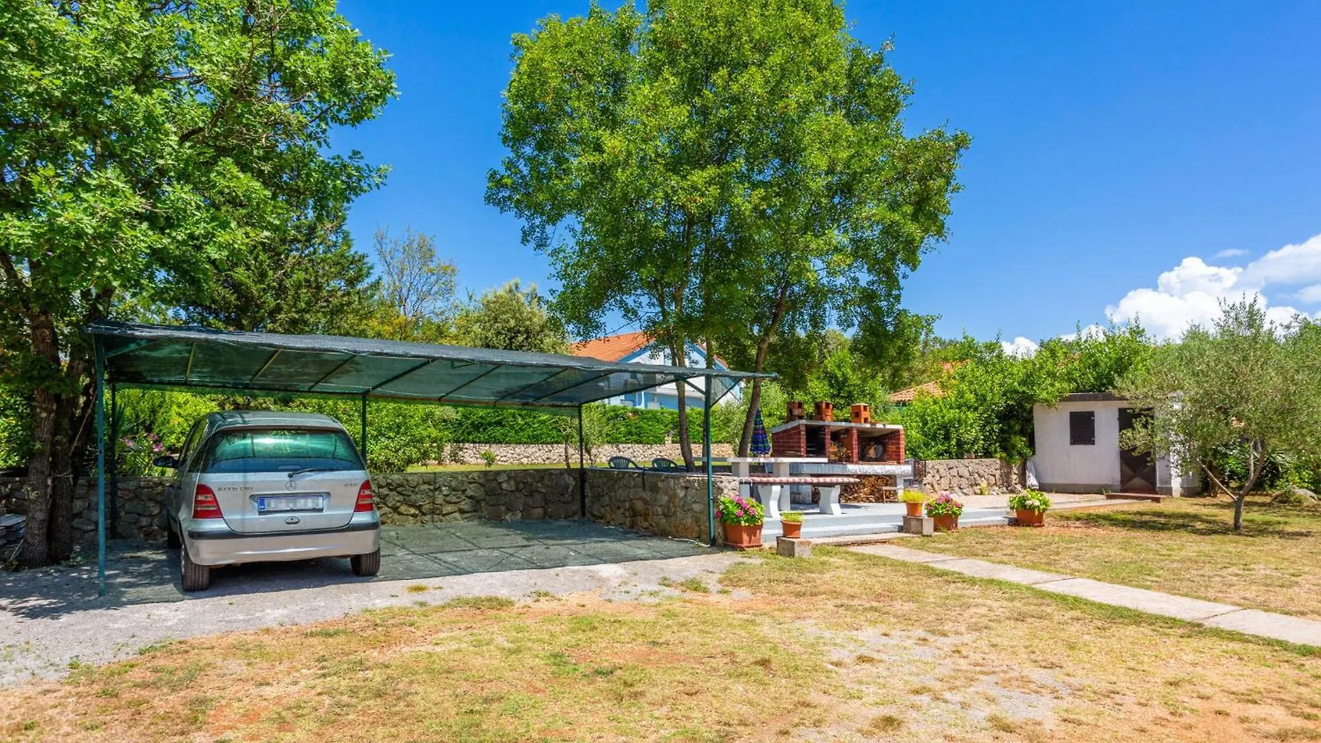 Nice Apartment In Pinezici With Kitchen