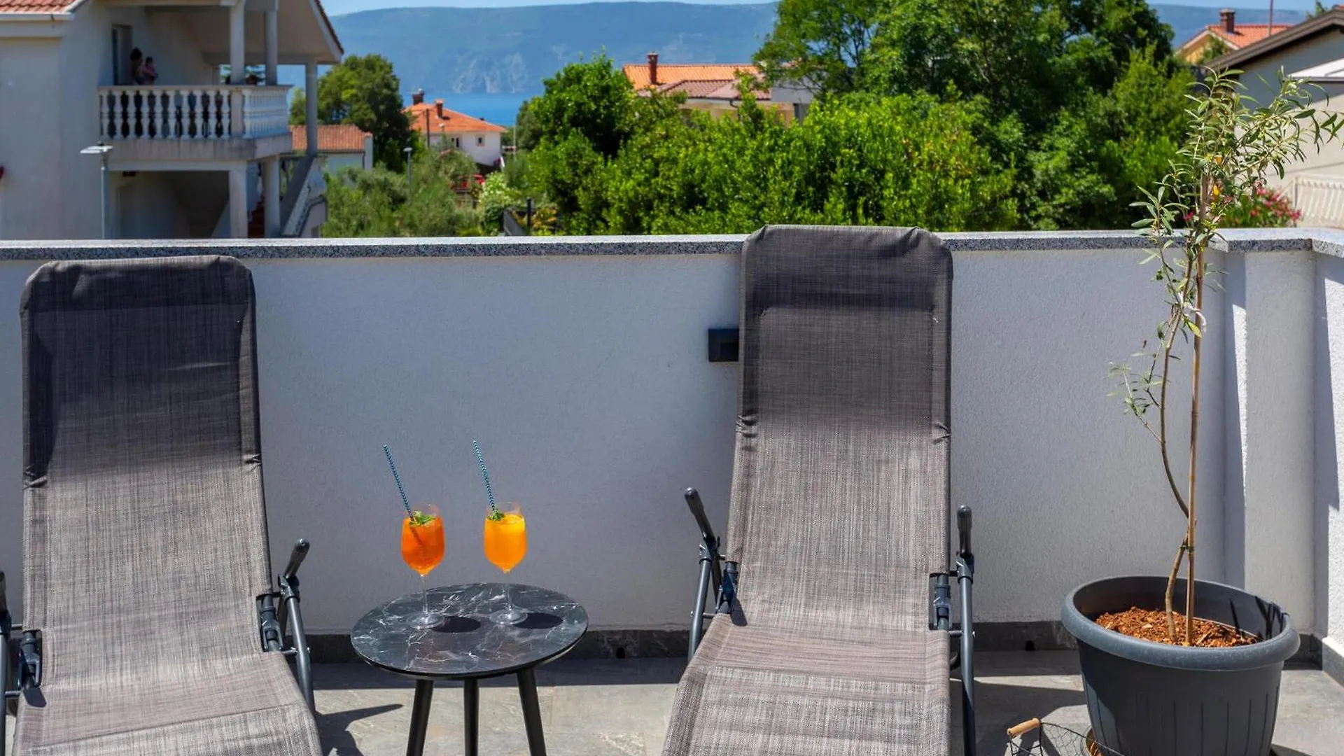 Nice Apartment In Pinezici With Kitchen