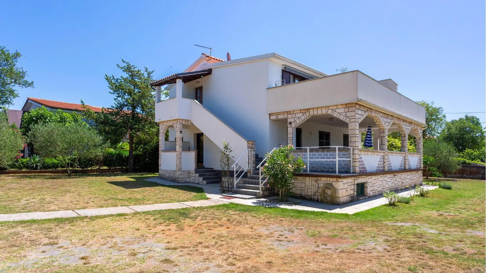 Nice Apartment In Pinezici With Kitchen