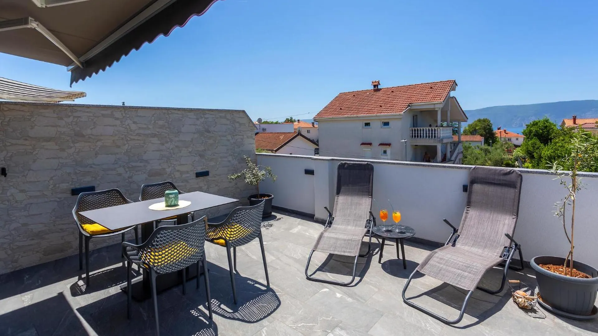 Nice Apartment In Pinezici With Kitchen